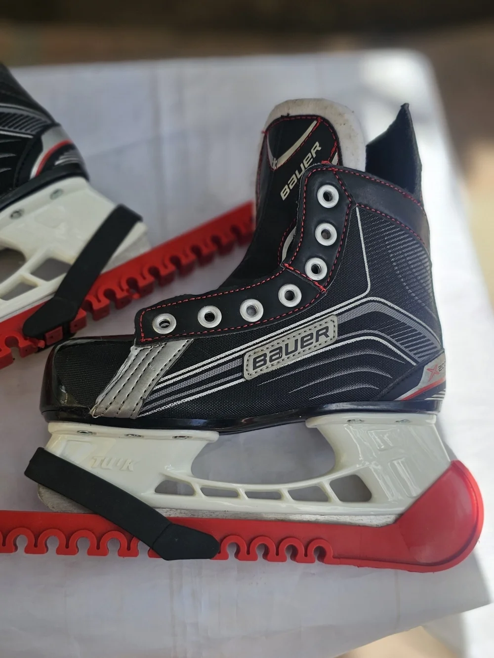 Bauer Vapor Kids' Black and Red Ice Skates